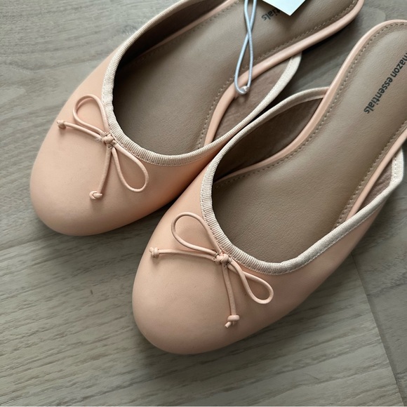 Sandals - Picture 2 of 3